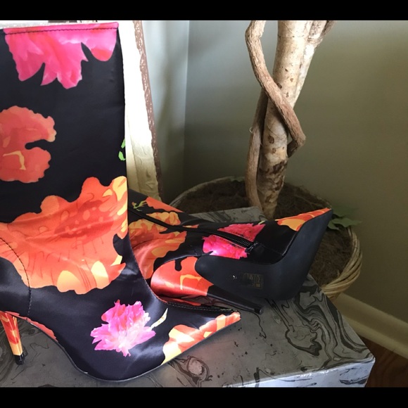 Jeffrey Campbell Floral Boot - Picture 6 of 6